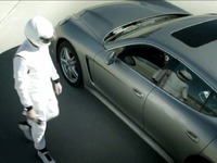 [Vidéo] Infiniti défie la Porsche Panamera S Hybrid ?