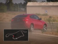 Top Gear USA : le Stig punit le BMW X6M sur la piste de l'émission