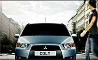 La Mitsubishi Colt restylée sort de l'ombre
