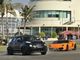 Nissan Juke-R face à des supercars à Dubaï