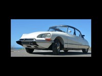 Vidéo- Vente aux enchères Rétromobile 2012 . Les DS ont la cote... jusqu'à 140 000 € 