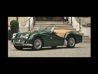 Vidéo- Vente aux enchères Rétromobile 2012  - Une Triumph TR3 Roadster de 1957 à 30 000 € 