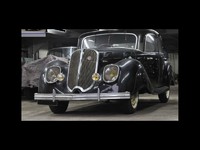 Vidéo- Vente aux enchères Rétromobile 2012 : la belle Panhard de la "Collection Endormie"