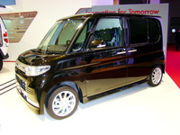 Daihatsu Tanto Custom : un cube à roulette bientôt en France ?