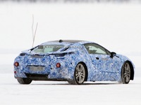 Surprise : la BMW i8 définitive à la neige