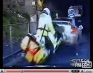 La vidéo du jour : Police anglaise versus voiture versus moto !