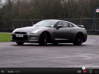 BMW M5 F10 vs Nissan GT-R 2012 : Chris Harris insiste