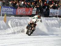 Trophée Andros/Super Besse - Soheil Ayari s'essaie à la glisse en moto!