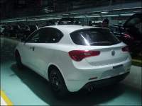 Des-news-sur-l-Alfa-peut-etre-pas-Milano-36958.jpg