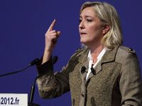 Marine Le Pen promet "une sécurité routière moins punitive"