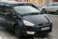 Spyshot : un Ford Galaxy avec un pare-brise panoramique ?