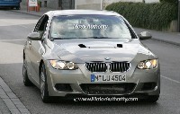 Mysterieuse-BMW-Serie-3-c-est-quoi-ce-bosselage-26335.jpg