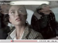 [vidéo pub] Lancia Ypsilon Elle : elle a l'auto, elle a les hommes