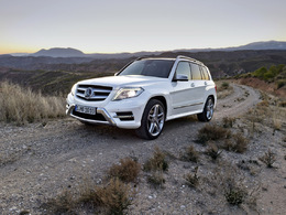 Mercedes-GLK-le-restylage-presente-au-salon-de-New-York-77345.jpg