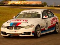 Une BMW 335i de course avec 400 ch...