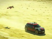 [vidéo] L'homme volant par MINI