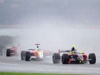 WSR/Aragon: Ricciardo démarre en trombe