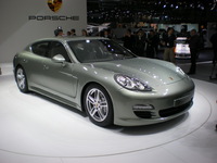 Genève 2011: Chez Porsche, la Panamera accroche !