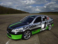Video - 600 ch et un parachute, Caradisiac essaie la Skoda Octavia vRS Bonneville Special