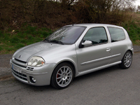 La p'tite sportive du lundi: Renault Clio RS !