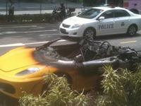 Une Ferrari F430 Spider s'embrase à Singapour