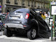 Insolite : prendre le métro en Dacia Duster n'est pas aisé