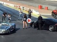 [Vidéo] Drag race entre une Ferrari 458 Italia et une Shelby Cobra 427, le vainqueur surprend