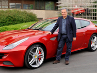 Christian Clavier visite Ferrari 