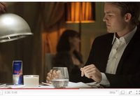 [vidéo pub] Hakkinen paie une Red Bull à Rosberg et Schumacher !