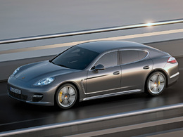 Officiel-Porsche-Panamera-Turbo-S-550-chevaux-pour-passer-le-0-a-100-km-h-en-moins-de-4-secondes-67699.jpg