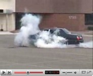 La vidéo du jour : un burn en Bentley Arnage