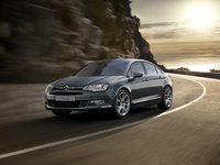 Les Citroën C5 et C8 évoluent