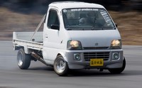 Fun, du drift en mini utilitaire ! (photos + vidéo)