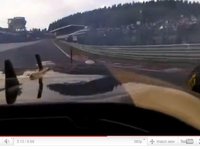 Insolite et verbalisable : Bruno Senna utilise son téléphone au volant .. de sa F1 à Spa !