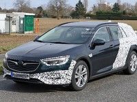 Le break baroudeur Opel Insignia Country Tourer sort du bois