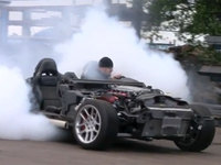 [vidéo] une Dodge Viper sans peau s'enfume 