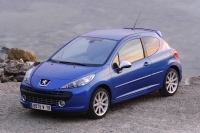 Les Peugeot 207 THP 150 et 207 RC retournent au garage.