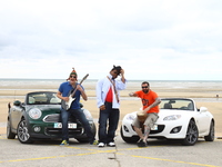 Match vidéo - Mazda MX5 vs Mini Roadster : le tube de l’été