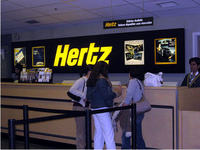 Chez Hertz, on achète sa voiture d'occasion directement au comptoir !