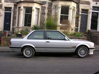 La p'tite sportive du lundi: BMW 318 is E30.