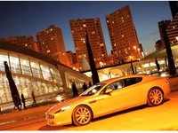 [vidéo] Stars come out at night par Tim Hahne avec Aston Martin Rapide