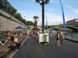 Reportage à Paris-Plages : les moyens de transport alternatifs se la coulent douce 