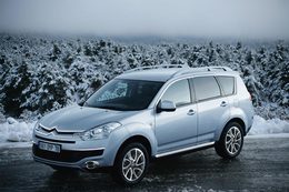Citroen-C-Crosser-SUV-chevronne-43909.jpg
