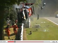 [vidéo] salto hors piste de Seat Leon Eurocup, fuyez ! 
