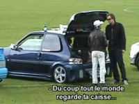 Gonzague participe à un meeting tuning avec son Skoda Roomster