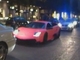 [Vidéo] Mauvaise idée : faire rugir un V12 de 670 chevaux en Lamborghini rose juste devant une voiture de police