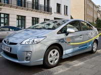 En ville, la Toyota Prius plug-in consommerait 27% de carburant en moins qu'un diesel équivalent