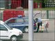 Incroyable : un gendarme fait ses courses au supermarché avec sa voiture de service !