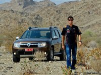 Quand Vettel roule en FX50, Mark Webber promène en Duster