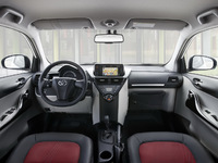 Mondial de Paris 2010 : habitacle remanié pour les Toyota iQ et Aygo